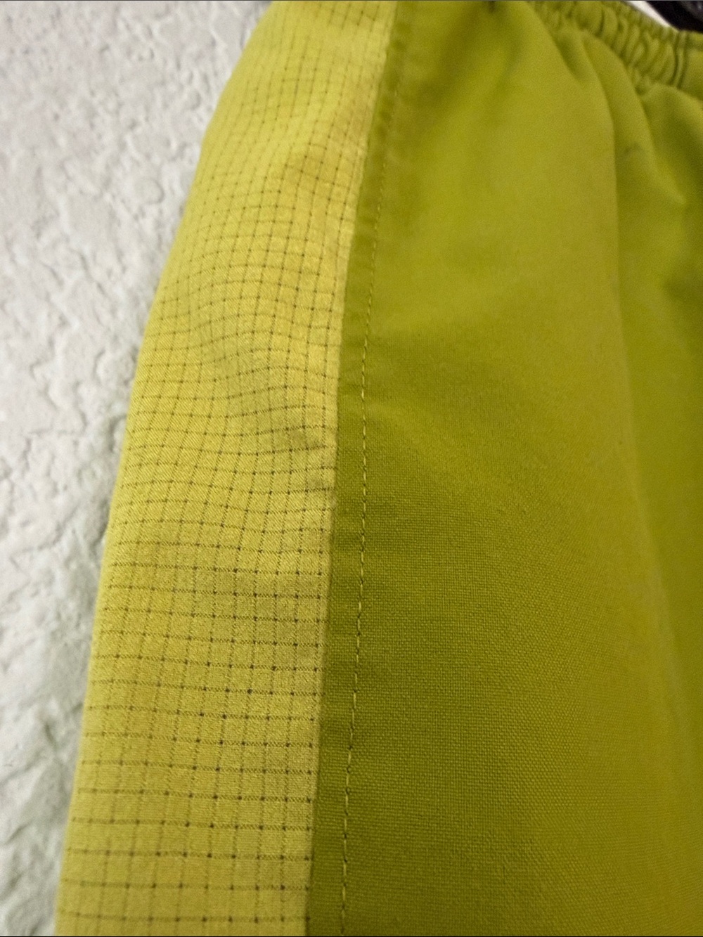 Outdoor Voices High Stride Green Shorts - Picture 5 of 12